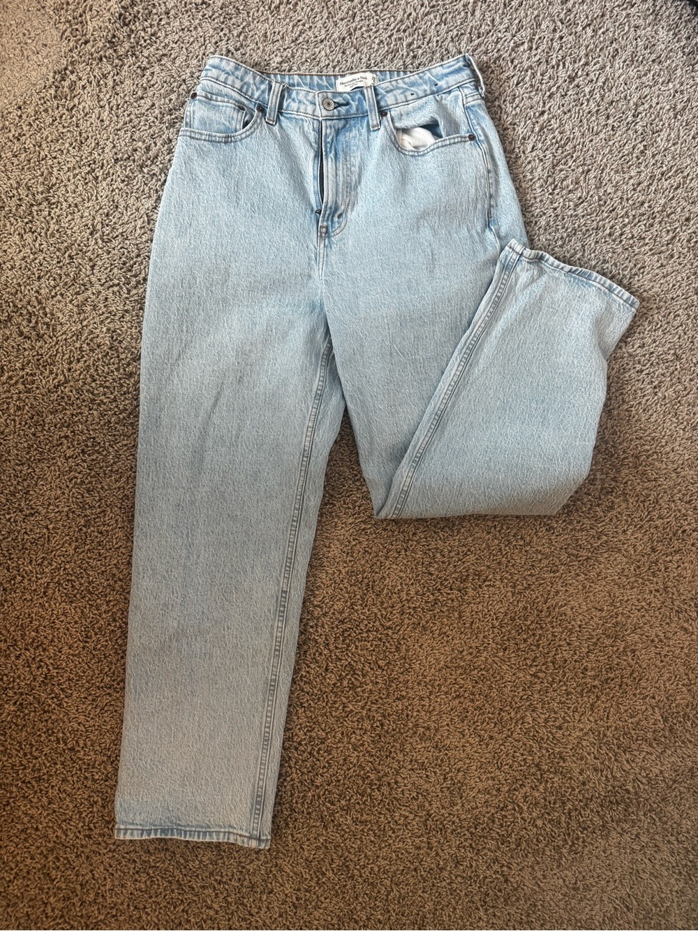 Abercrombie & Fitch Light Wash Straight Leg Jeans